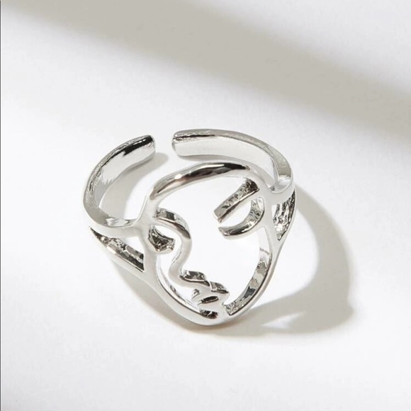 • Lola • Hollow Face Ring - Picture 2 of 6